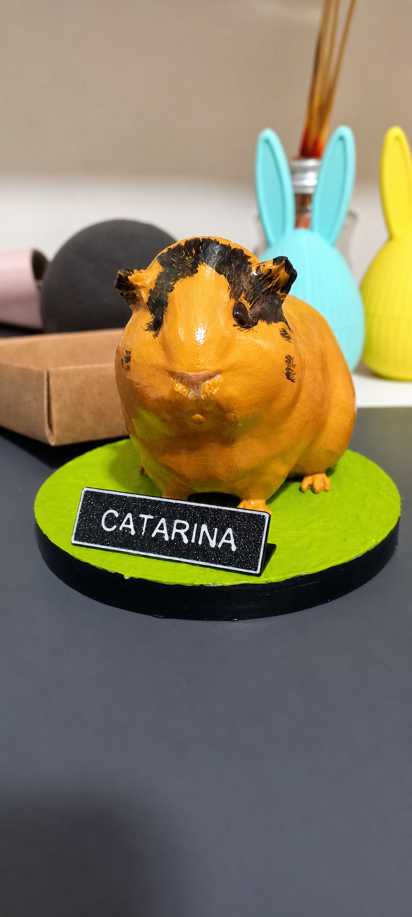 Miniatura de porquinho-da-índia Catarina